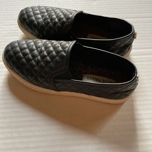 STEVE MADDEN Girls Quilted Flat Slip-on Size 4
